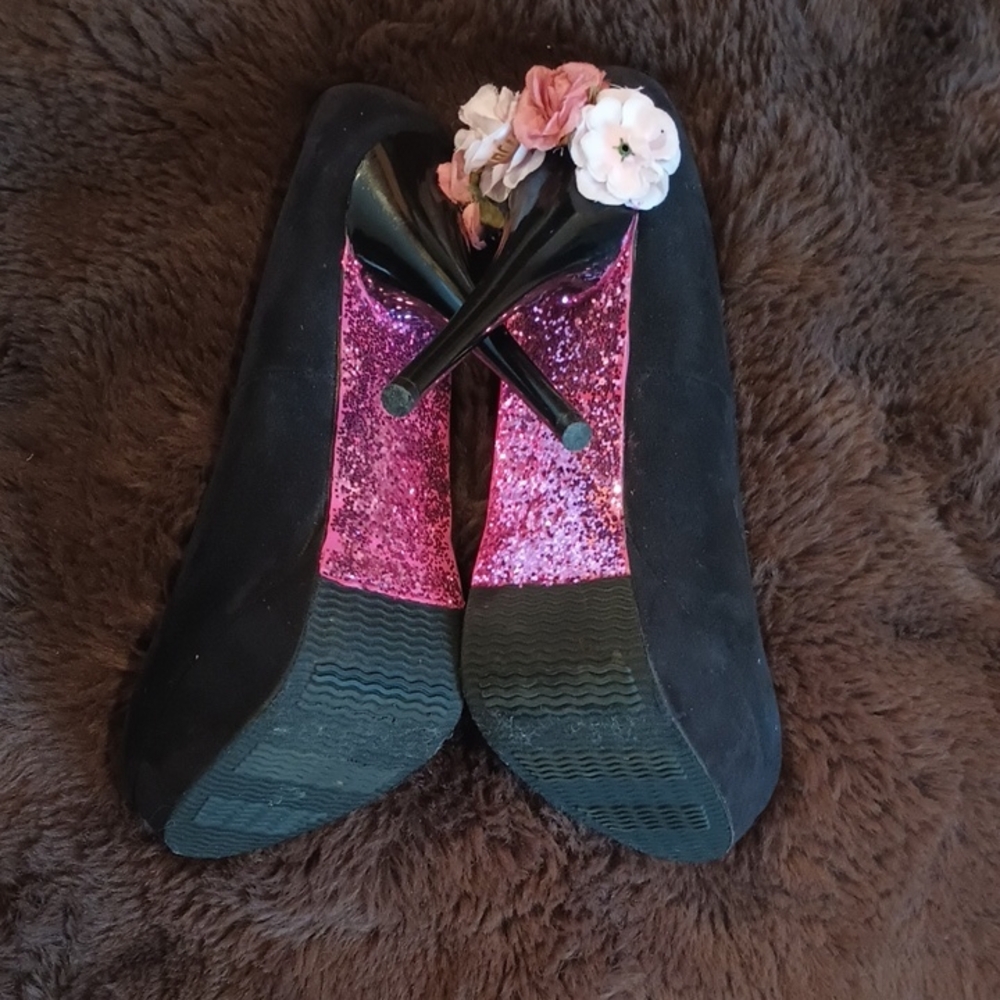 Mossimo Pink Sparkle and Black Women's Velvet Stileto Heels Unique Flowers 🌺🌺